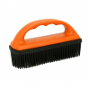 Brosse en caoutchouc hippotonic pour tapis